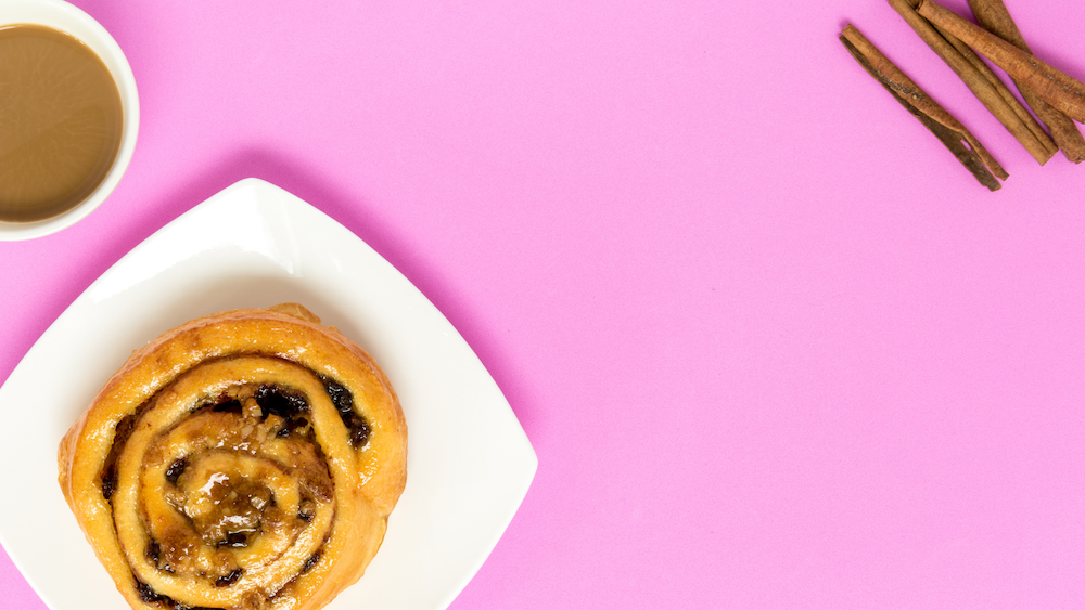 A Healthy Cinnamon Roll Recipe to Satisfy Your Sweet Tooth - EVERBELLA