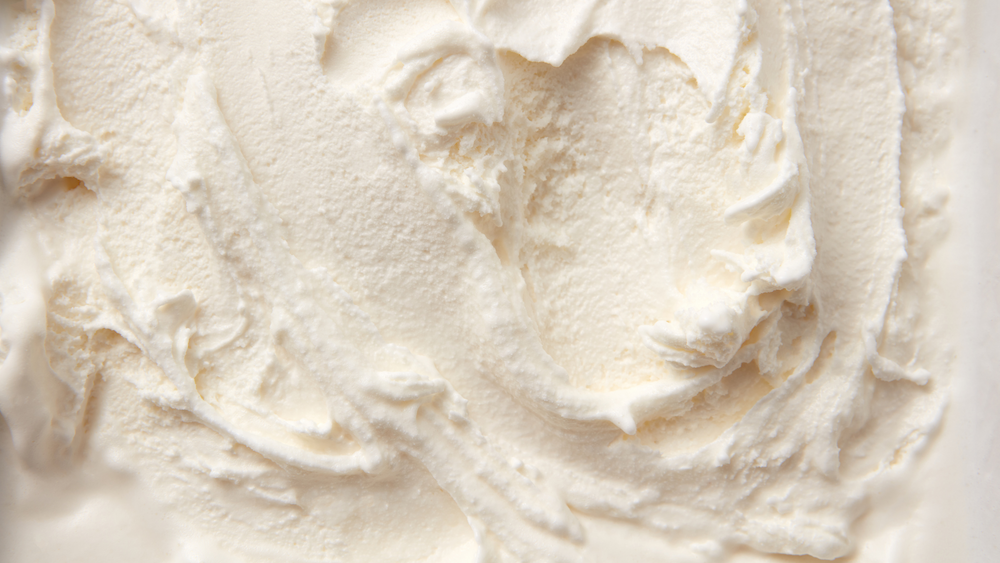 Simple Caramel Swirl Ice Cream Recipe - EVERBELLA